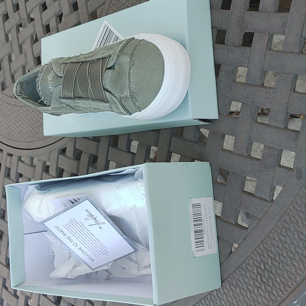 Jenn Ardor olive slip-on sneakers, never worn, NWT w/box